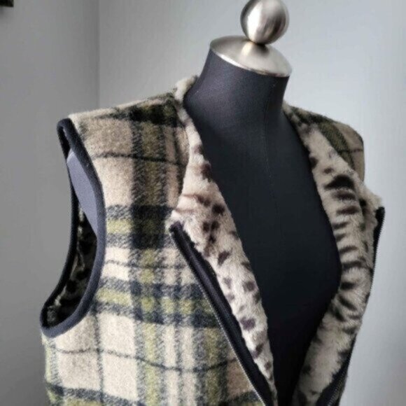 YEST Reversible Leopard / Plaid Vest NWT Sz 12 - Picture 3 of 10